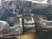 ✅ 2004 Chevrolet Silverado 1500 LS • VIN: 2GCEK13T141425684 • Lot: 57147275. Wystawiony na Copart z przebiegiem 269 227 mil. Bezpłatny archiwum sprzedaży aukcyjnych z USA i szczegółowy raport historii pojazdu na DreamBid. Zdjęcie 8.