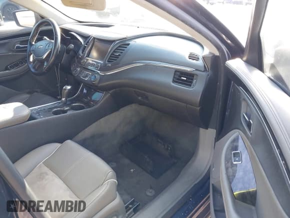 ✅ 2015 Chevrolet Impala LT • VIN: 2G1125S35F9215111 • Лот: 43888796. Опубликован ранее на IAAI с пробегом 212 052 миль. Бесплатный доступ к архиву аукционных продаж из США и подробный отчёт об истории автомобиля на DreamBid. Изображение 5.