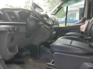 ✅ 2023 Ford Transit Cargo • VIN: 1FTBR3X83PKB44815 • Lot: 59785905. Wystawiony na Copart z przebiegiem 53 432 mil. Bezpłatny archiwum sprzedaży aukcyjnych z USA i szczegółowy raport historii pojazdu na DreamBid. Zdjęcie 7.