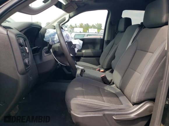 ✅ 2019 Chevrolet Silverado 1500 Custom Trail Boss • VIN: 1GCRYCEF6KZ267799 • Lot: 71669705. Wystawiony na Copart z przebiegiem 110 171 mil. Bezpłatny archiwum sprzedaży aukcyjnych z USA i szczegółowy raport historii pojazdu na DreamBid. Zdjęcie 7.