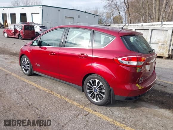 ✅ 2017 Ford C-Max Titanium • VIN: 1FADP5FUXHL112244 • Lot: 43778891. Wystawiony na IAAI z przebiegiem 63 067 mil. Bezpłatny archiwum sprzedaży aukcyjnych z USA i szczegółowy raport historii pojazdu na DreamBid. Zdjęcie 3.