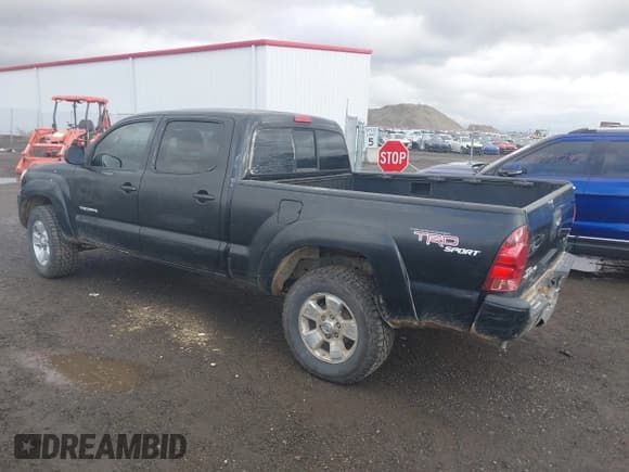 ✅ 2008 Toyota Tacoma • VIN: 5TEMU52N88Z566950 • Lot: 43545918. Wystawiony na IAAI z przebiegiem 201 941 mil. Bezpłatny archiwum sprzedaży aukcyjnych z USA i szczegółowy raport historii pojazdu na DreamBid. Zdjęcie 3.