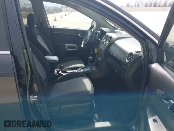 ✅ 2013 Chevrolet Captiva Sport LT • VIN: 3GNFL3EK8DS515895 • Lot: 41512549. Wystawiony na IAAI z przebiegiem 114 434 mil. Bezpłatny archiwum sprzedaży aukcyjnych z USA i szczegółowy raport historii pojazdu na DreamBid. Zdjęcie 5.