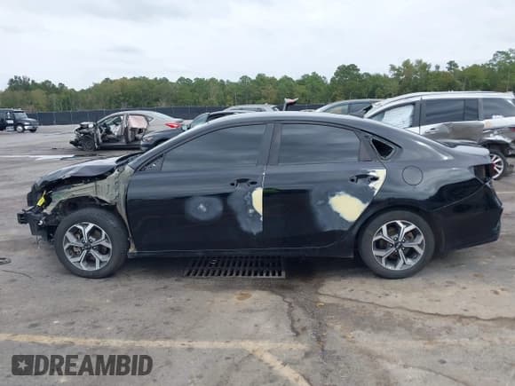 ✅ 2021 Kia Forte LXS • VIN: 3KPF24AD7ME345522 • Lot: 43405856. Wystawiony na IAAI z przebiegiem 132 740 mil. Bezpłatny archiwum sprzedaży aukcyjnych z USA i szczegółowy raport historii pojazdu na DreamBid. Zdjęcie 15.