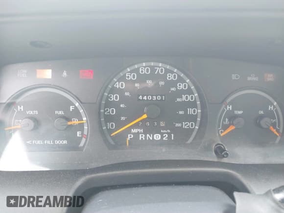 ✅ 1997 Ford Crown Victoria • VIN: 2FALP73W0VX139965 • Lot: 41505257. Listed on IAAI with 440,301 mi. Free auction sales archive from the USA and detailed vehicle history report at DreamBid. Image 7.