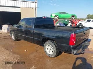 ✅ 2005 Chevrolet Silverado 1500 LS • VIN: 2GCEC19TX51276553 • Lot: 43365837. Wystawiony na IAAI z przebiegiem 304 626 mil. Bezpłatny archiwum sprzedaży aukcyjnych z USA i szczegółowy raport historii pojazdu na DreamBid. Zdjęcie 3.