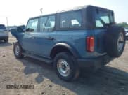 ✅ 2022 Ford Bronco • VIN: 1FMDE5BH5NLB64400 • Lot: 42919464. Wystawiony na IAAI z przebiegiem 27 360 mil. Bezpłatny archiwum sprzedaży aukcyjnych z USA i szczegółowy raport historii pojazdu na DreamBid. Zdjęcie 3.