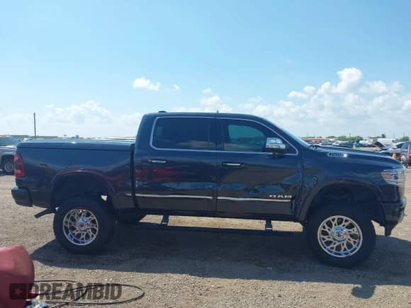 2019 Ram 1500 Limited z VIN 1C6SRFHT6KN921748, wystawiony jako IAAI lot #43169003 z przebiegiem 91 262 mil mil oraz . Historia ofert i sprzedaży dostępna na DreamBid. Obrazek 13.