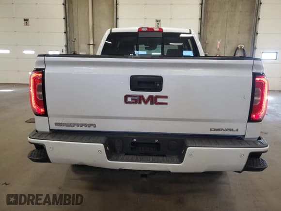 ✅ 2018 GMC Sierra 1500 Denali • VIN: 3GTU2PEC6JG132202 • Лот: 86255295. Опубликован ранее на Copart с пробегом 170 664 миль. Бесплатный доступ к архиву аукционных продаж из США и подробный отчёт об истории автомобиля на DreamBid. Изображение 6.