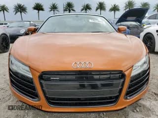 ✅ 2014 Audi R8 • VIN: WUASNAFG5EN001730 • Lot: 74673664. Wystawiony na Copart z przebiegiem Nie podano. Bezpłatny archiwum sprzedaży aukcyjnych z USA i szczegółowy raport historii pojazdu na DreamBid. Zdjęcie 5.