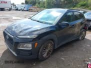 ✅ 2018 Hyundai Kona SEL • VIN: KM8K62AA8JU082396 • Лот: 43311530. Опубликован ранее на IAAI с пробегом 172 041 миль. Бесплатный доступ к архиву аукционных продаж из США и подробный отчёт об истории автомобиля на DreamBid. Изображение 2.