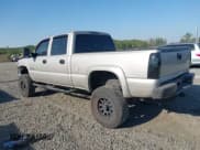 ✅ 2005 Chevrolet Silverado 2500HD LS • VIN: 1GCHK232X5F834481 • Lot: 43302751. Wystawiony na IAAI z przebiegiem 196 320 mil. Bezpłatny archiwum sprzedaży aukcyjnych z USA i szczegółowy raport historii pojazdu na DreamBid. Zdjęcie 3.
