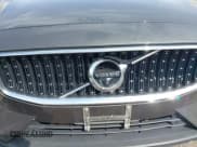 ✅ 2021 Volvo V60 • VIN: YV4102WK1M1071620 • Lot: 42354999. Wystawiony na IAAI z przebiegiem 48 332 mil. Bezpłatny archiwum sprzedaży aukcyjnych z USA i szczegółowy raport historii pojazdu na DreamBid. Zdjęcie 18.