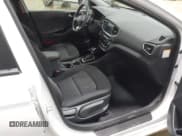 ✅ 2018 Hyundai Ioniq Blue • VIN: KMHC65LC2JU102551 • Lot: 41918760. Wystawiony na IAAI z przebiegiem 35 349 mil. Bezpłatny archiwum sprzedaży aukcyjnych z USA i szczegółowy raport historii pojazdu na DreamBid. Zdjęcie 5.