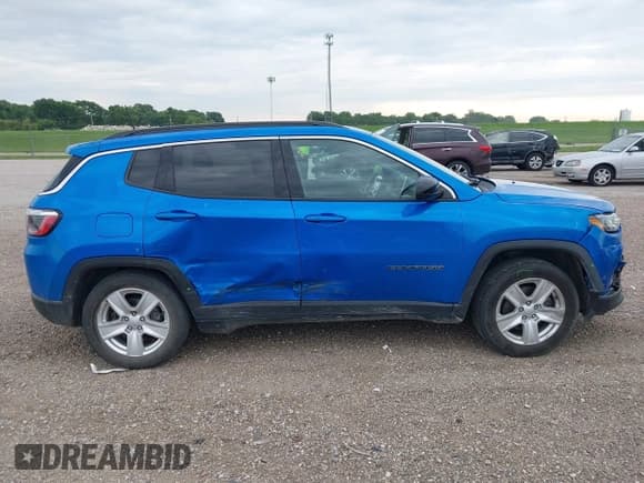 ✅ 2022 Jeep Compass Latitude • VIN: 3C4NJCBB4NT112832 • Lot: 42552865. Listed on IAAI with 66,967 mi. Free auction sales archive from the USA and detailed vehicle history report at DreamBid. Image 13.