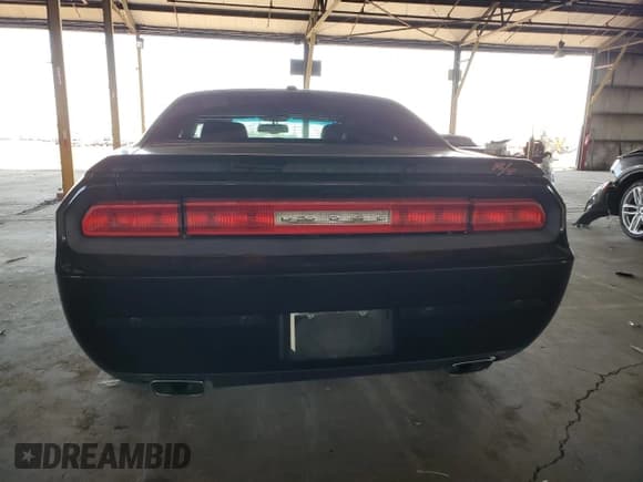 ✅ 2013 Dodge Challenger R/T • VIN: 2C3CDYBT4DH676318 • Lot: 83650754. Wystawiony na Copart z przebiegiem Nie podano. Bezpłatny archiwum sprzedaży aukcyjnych z USA i szczegółowy raport historii pojazdu na DreamBid. Zdjęcie 6.