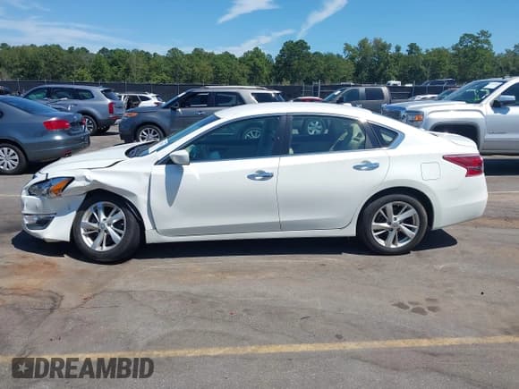 ✅ 2013 Nissan Altima SV • VIN: 1N4AL3AP0DN435818 • Lot: 43125991. Listed on IAAI with 196,551 mi. Free auction sales archive from the USA and detailed vehicle history report at DreamBid. Image 14.