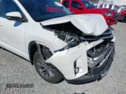 ✅ 2017 Toyota Highlander XLE • VIN: 5TDJZRFH8HS427544 • Lot: 42359654. Listed on IAAI with 40,836 mi. Free auction sales archive from the USA and detailed vehicle history report at DreamBid. Image 6.