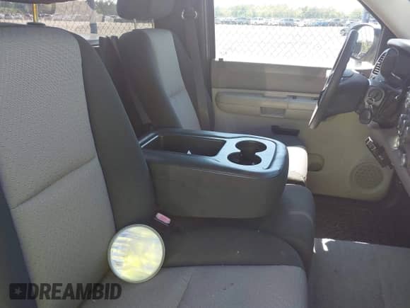 2008 GMC Sierra 1500 Work Truck with VIN 1GTEC14X08Z181408, listed as a IAAI auction lot 43346330 with 99,972 mi miles and . Bid and sale history available at DreamBid. Image 8.