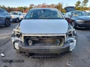 ✅ 2006 Volvo S40 2.4L • VIN: YV1MS382762221895 • Lot: 93091965. Wystawiony na Copart z przebiegiem 114 406 mil. Bezpłatny archiwum sprzedaży aukcyjnych z USA i szczegółowy raport historii pojazdu na DreamBid. Zdjęcie 5.