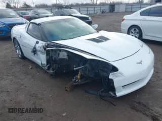 2006 Chevrolet Corvette z VIN 1G1YY26U265125409, wystawiony jako IAAI lot #41162690 z przebiegiem Nie podano mil oraz . Historia ofert i sprzedaży dostępna na DreamBid. Obrazek 1.