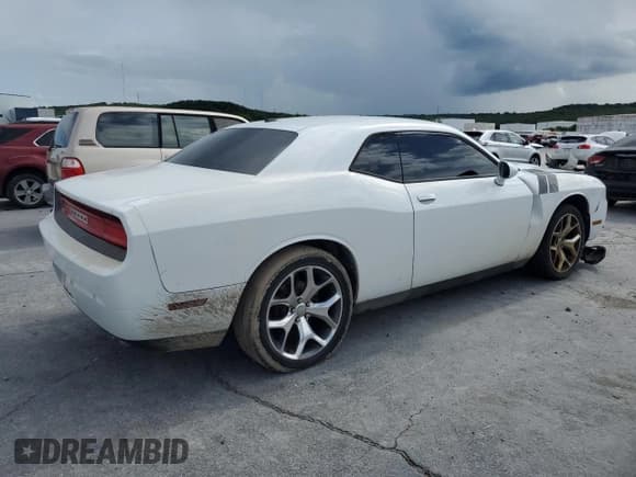 ✅ 2013 Dodge Challenger SXT • VIN: 2C3CDYAG7DH724334 • Lot: 54621974. Wystawiony na Copart z przebiegiem 62 521 mil. Bezpłatny archiwum sprzedaży aukcyjnych z USA i szczegółowy raport historii pojazdu na DreamBid. Zdjęcie 3.
