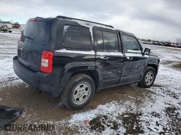 ✅ 2015 Jeep Patriot Sport • VIN: 1C4NJPBB1FD118733 • Лот: 91930675. Опубликован ранее на Copart с пробегом 68 358 миль. Бесплатный доступ к архиву аукционных продаж из США и подробный отчёт об истории автомобиля на DreamBid. Изображение 3.