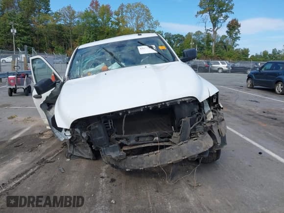 ✅ 2017 Ram 1500 Tradesman • VIN: 3C6RR7KT2HG595414 • Lot: 43235199. Wystawiony na IAAI z przebiegiem Nie podano. Bezpłatny archiwum sprzedaży aukcyjnych z USA i szczegółowy raport historii pojazdu na DreamBid. Zdjęcie 12.