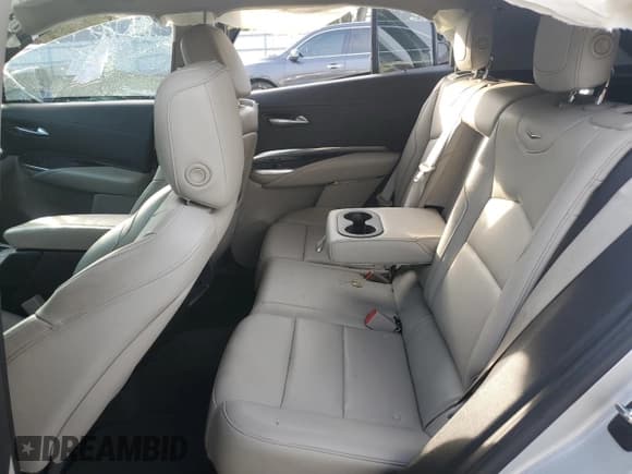 ✅ 2019 Cadillac XT4 FWD Luxury • VIN: 1GYAZAR41KF229190 • Lot: 81440085. Wystawiony na Copart z przebiegiem 120 337 mil. Bezpłatny archiwum sprzedaży aukcyjnych z USA i szczegółowy raport historii pojazdu na DreamBid. Zdjęcie 11.