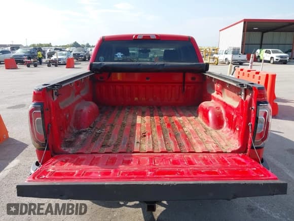 ✅ 2017 GMC Sierra 1500 SLT • VIN: 3GTU2NEC9HG515887 • Лот: 43453191. Опубликован ранее на IAAI с пробегом 101 298 миль. Бесплатный доступ к архиву аукционных продаж из США и подробный отчёт об истории автомобиля на DreamBid. Изображение 18.