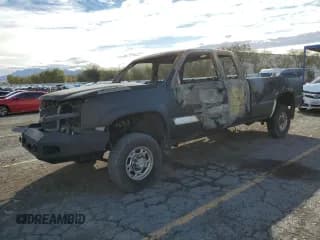 ✅ 2003 Chevrolet Silverado 2500HD LS • VIN: 1GCHC29U23E219674 • Lot: 93055285. Wystawiony na Copart z przebiegiem Nie podano. Bezpłatny archiwum sprzedaży aukcyjnych z USA i szczegółowy raport historii pojazdu na DreamBid. Zdjęcie 1.