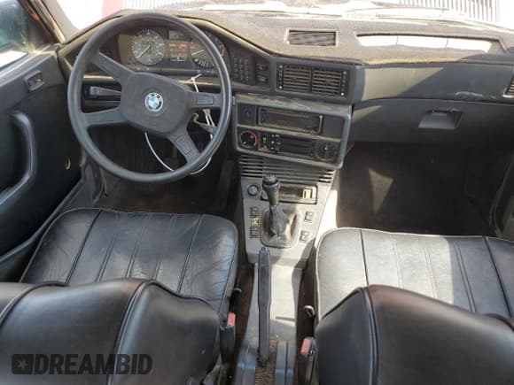 ✅ 1984 BMW 5 Series • VIN: WBADB7404E1192388 • Лот: 60302465. Опубликован ранее на Copart с пробегом 137 982 миль. Бесплатный доступ к архиву аукционных продаж из США и подробный отчёт об истории автомобиля на DreamBid. Изображение 8.