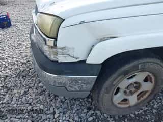 2005 Chevrolet Silverado 1500 Z71 z VIN 2GCEK13T451295787, wystawiony jako IAAI lot #43570317 z przebiegiem 294 633 mil mil oraz . Historia ofert i sprzedaży dostępna na DreamBid. Obrazek 6.