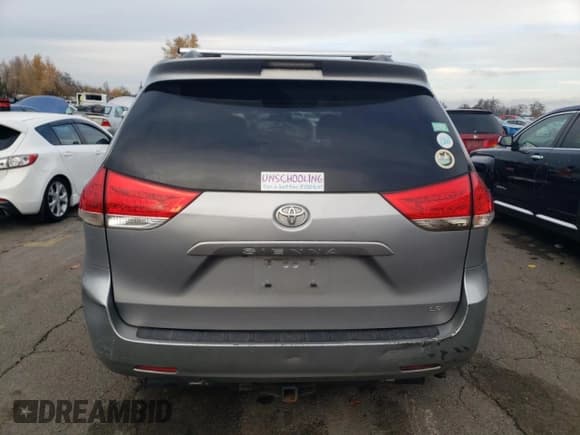 ✅ 2011 Toyota Sienna LE AAS • VIN: 5TDKK3DC0BS161571 • Lot: 92930575. Listed on Copart with 205,221 mi. Free auction sales archive from the USA and detailed vehicle history report at DreamBid. Image 6.