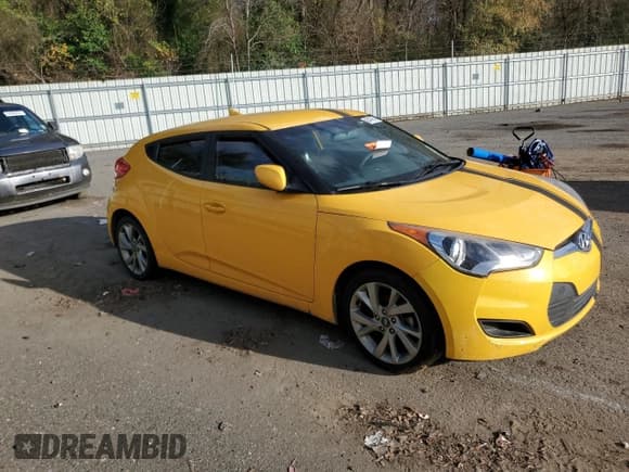✅ 2016 Hyundai Veloster • VIN: KMHTC6AD0GU283250 • Lot: 85479614. Wystawiony na Copart z przebiegiem 178 627 mil. Bezpłatny archiwum sprzedaży aukcyjnych z USA i szczegółowy raport historii pojazdu na DreamBid. Zdjęcie 4.