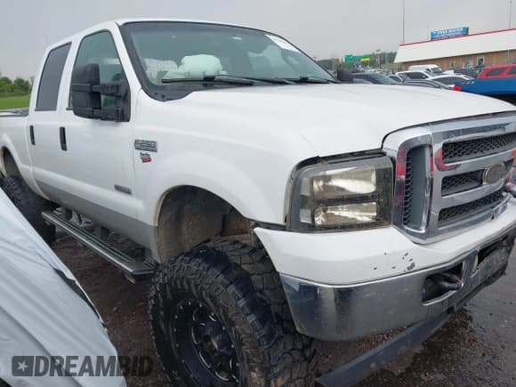 ✅ 2006 Ford F-250 XL • VIN: 1FTSW21PX6ED16600 • Lot: 42760404. Listed on IAAI with 196,717 mi. Free auction sales archive from the USA and detailed vehicle history report at DreamBid. Image 1.