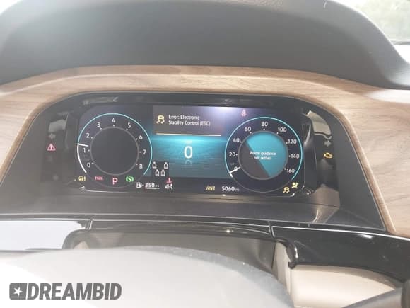 ✅ 2025 Volkswagen Atlas SE • VIN: 1V2KR2CA1SC521856 • Lot: 43172045. Listed on IAAI with 5,060 mi. Free auction sales archive from the USA and detailed vehicle history report at DreamBid. Image 7.