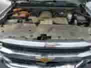 2017 Chevrolet Silverado 1500 LT z VIN 3GCUCRERXHG480172, wystawiony jako Copart lot #81976525 z przebiegiem 102 958 mil mil oraz Szkoda całkowita • Salvage title. Historia ofert i sprzedaży dostępna na DreamBid. Obrazek 11.
