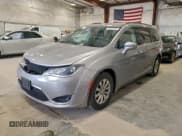 ✅ 2017 Chrysler Pacifica Touring L • VIN: 2C4RC1BG1HR510566 • Лот: 93022835. Опубликован ранее на Copart с пробегом 161 562 миль. Бесплатный доступ к архиву аукционных продаж из США и подробный отчёт об истории автомобиля на DreamBid. Изображение 1.