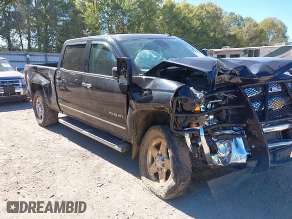 ✅ 2015 Chevrolet Silverado 2500HD LTZ • VIN: 1GC1KWE89FF117551 • Лот: 43428295. Опубликован ранее на IAAI с пробегом 327 618 миль. Бесплатный доступ к архиву аукционных продаж из США и подробный отчёт об истории автомобиля на DreamBid. Изображение 1.