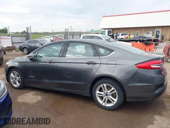 ✅ 2018 Ford Fusion SE • VIN: 3FA6P0LU8JR208316 • Lot: 43193074. Listed on IAAI with 89,453 mi. Free auction sales archive from the USA and detailed vehicle history report at DreamBid. Image 14.