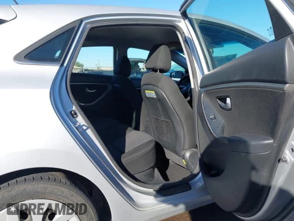 ✅ 2016 Hyundai Elantra • VIN: KMHD35LH0GU323082 • Lot: 43620932. Listed on IAAI with 120,061 mi. Free auction sales archive from the USA and detailed vehicle history report at DreamBid. Image 8.