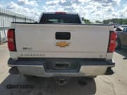 ✅ 2017 Chevrolet Silverado 2500HD LT • VIN: 1GC1KVEY4HF167447 • Lot: 70291305. Wystawiony na Copart z przebiegiem 171 752 mil. Bezpłatny archiwum sprzedaży aukcyjnych z USA i szczegółowy raport historii pojazdu na DreamBid. Zdjęcie 6.