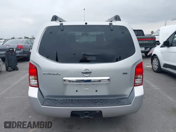 ✅ 2010 Nissan Pathfinder SE • VIN: 5N1AR1NN7AC626841 • Лот: 42107798. Опубликован ранее на IAAI с пробегом 175 784 миль. Бесплатный доступ к архиву аукционных продаж из США и подробный отчёт об истории автомобиля на DreamBid. Изображение 16.