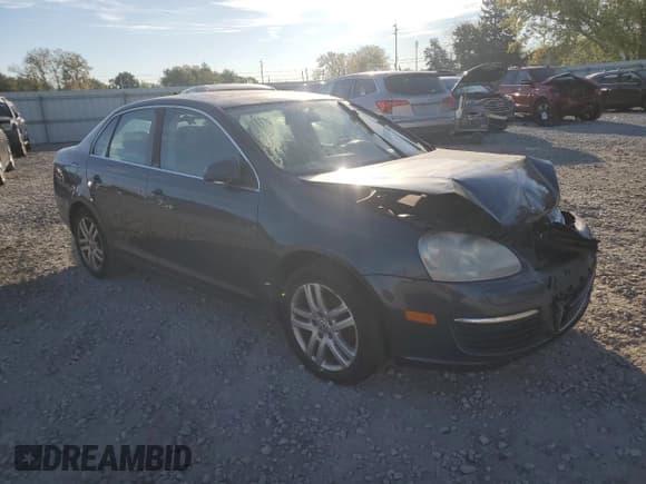 ✅ 2007 Volkswagen Jetta 2.5 • VIN: 3VWSF71K17M011108 • Лот: 82521135. Опубликован ранее на Copart с пробегом 234 945 миль. Бесплатный доступ к архиву аукционных продаж из США и подробный отчёт об истории автомобиля на DreamBid. Изображение 4.