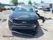 2022 Kia Sorento X-Line S z VIN 5XYRLDLC9NG149780, wystawiony jako IAAI lot #42567100 z przebiegiem 62 097 mil mil oraz . Historia ofert i sprzedaży dostępna na DreamBid. Obrazek 12.