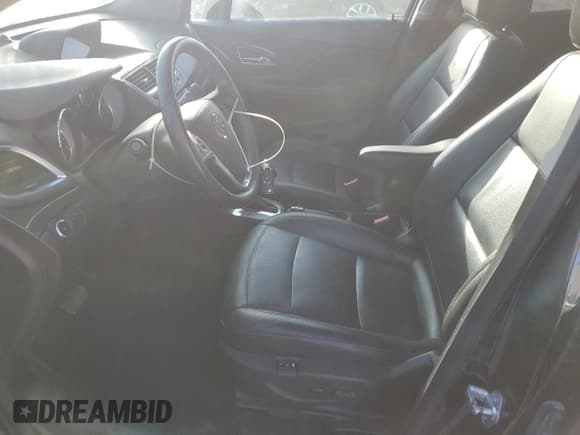 ✅ 2015 Buick Encore Leather • VIN: KL4CJGSB0FB265364 • Lot: 89545595. Wystawiony na Copart z przebiegiem 96 241 mil. Bezpłatny archiwum sprzedaży aukcyjnych z USA i szczegółowy raport historii pojazdu na DreamBid. Zdjęcie 7.