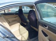 ✅ 2009 Hyundai Genesis • VIN: KMHGC46E89U043132 • Лот: 42683839. Опубликован ранее на IAAI с пробегом 298 537 миль. Бесплатный доступ к архиву аукционных продаж из США и подробный отчёт об истории автомобиля на DreamBid. Изображение 8.