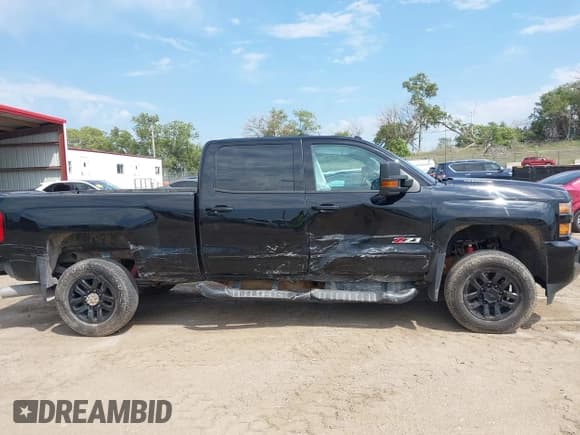 ✅ 2016 Chevrolet Silverado 2500HD LT • VIN: 1GC1KVE86GF237237 • Lot: 42989344. Listed on IAAI with 135,318 mi. Free auction sales archive from the USA and detailed vehicle history report at DreamBid. Image 13.
