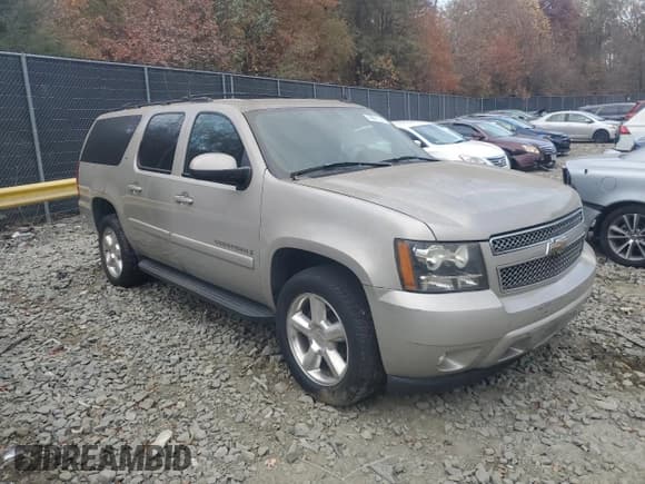 ✅ 2007 Chevrolet Suburban LT • VIN: 1GNFK163X7J347732 • Lot: 78811884. Wystawiony na Copart z przebiegiem 260 651 mil. Bezpłatny archiwum sprzedaży aukcyjnych z USA i szczegółowy raport historii pojazdu na DreamBid. Zdjęcie 4.
